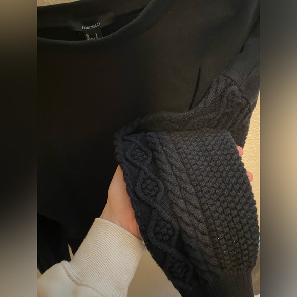 Crop top sweater - Picture 2 of 3